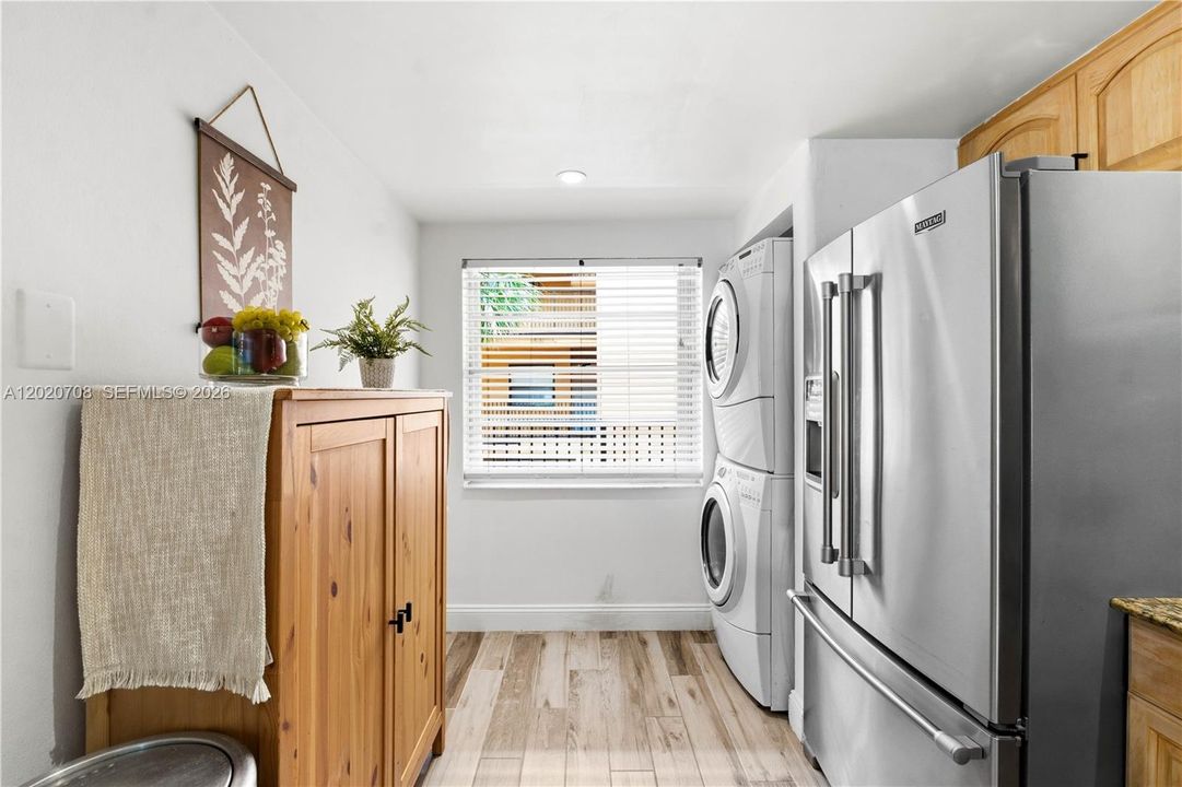 For Sale: $225,000 (2 beds, 2 baths, 1130 Square Feet)