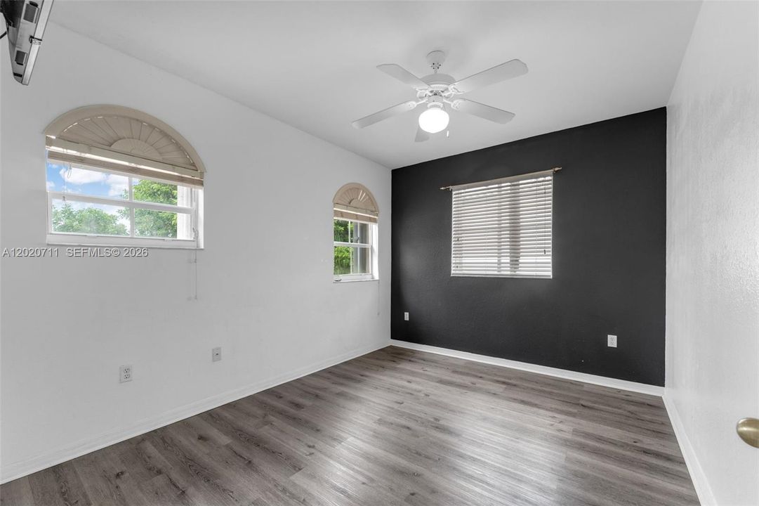 For Sale: $875,000 (4 beds, 3 baths, 1909 Square Feet)
