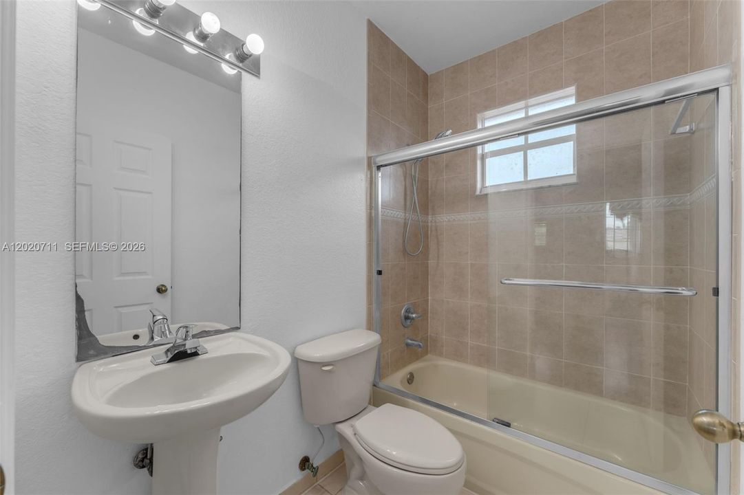 For Sale: $875,000 (4 beds, 3 baths, 1909 Square Feet)