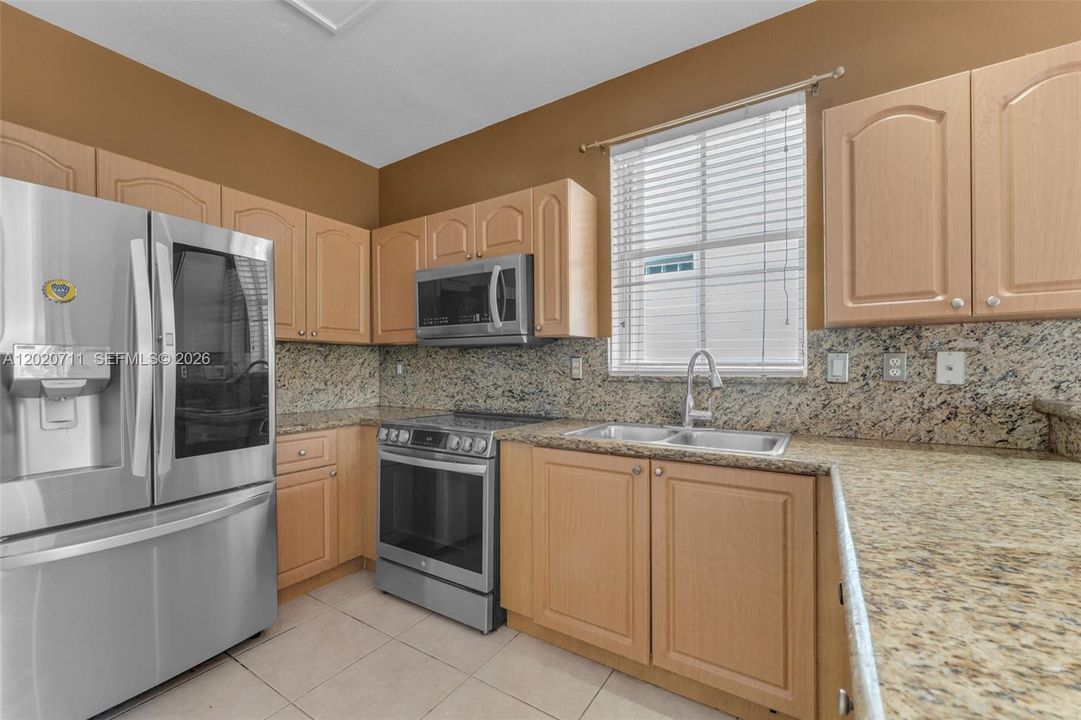 For Sale: $875,000 (4 beds, 3 baths, 1909 Square Feet)