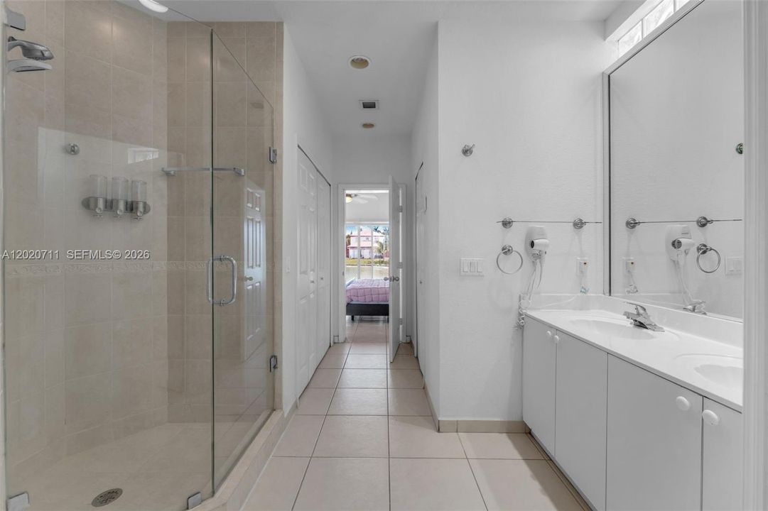 For Sale: $875,000 (4 beds, 3 baths, 1909 Square Feet)