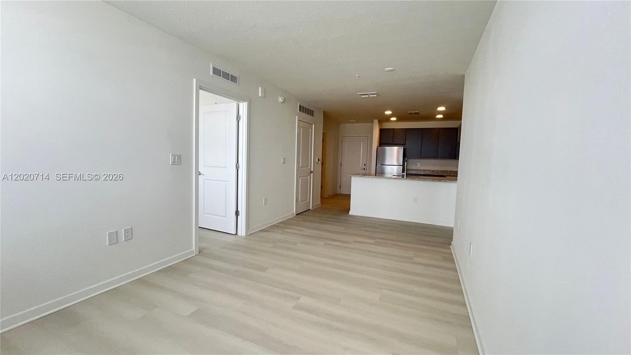 В аренду: $2,100 (3 спален, 2 ванн, 1020 Квадратных фут)