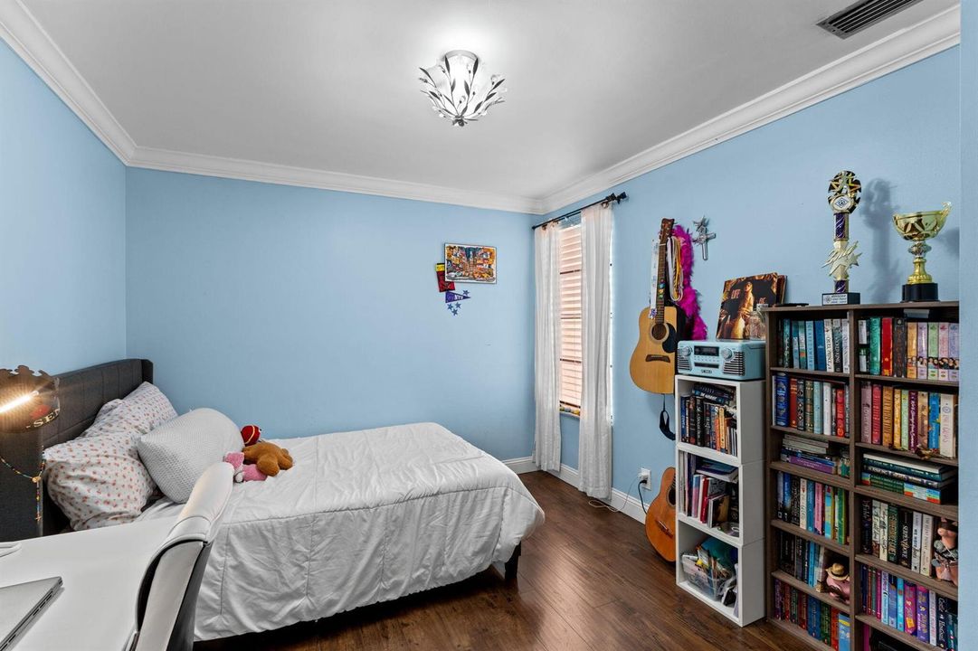 19-web-or-mls-A7406212