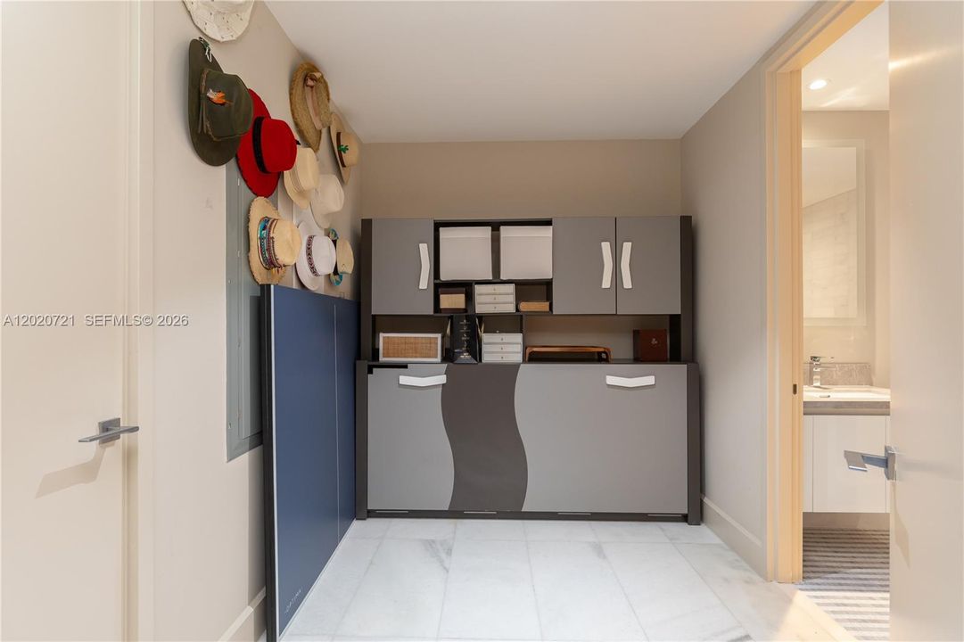 En Renta: $25,500 (4 camas, 4 baños, 2368 Pies cuadrados)