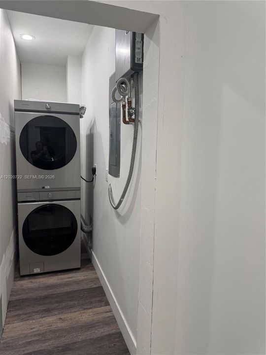 На продажу: $639,990 (4 спален, 2 ванн, 1555 Квадратных фут)