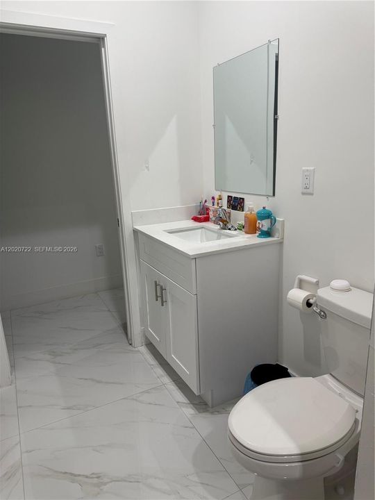 На продажу: $639,990 (4 спален, 2 ванн, 1555 Квадратных фут)