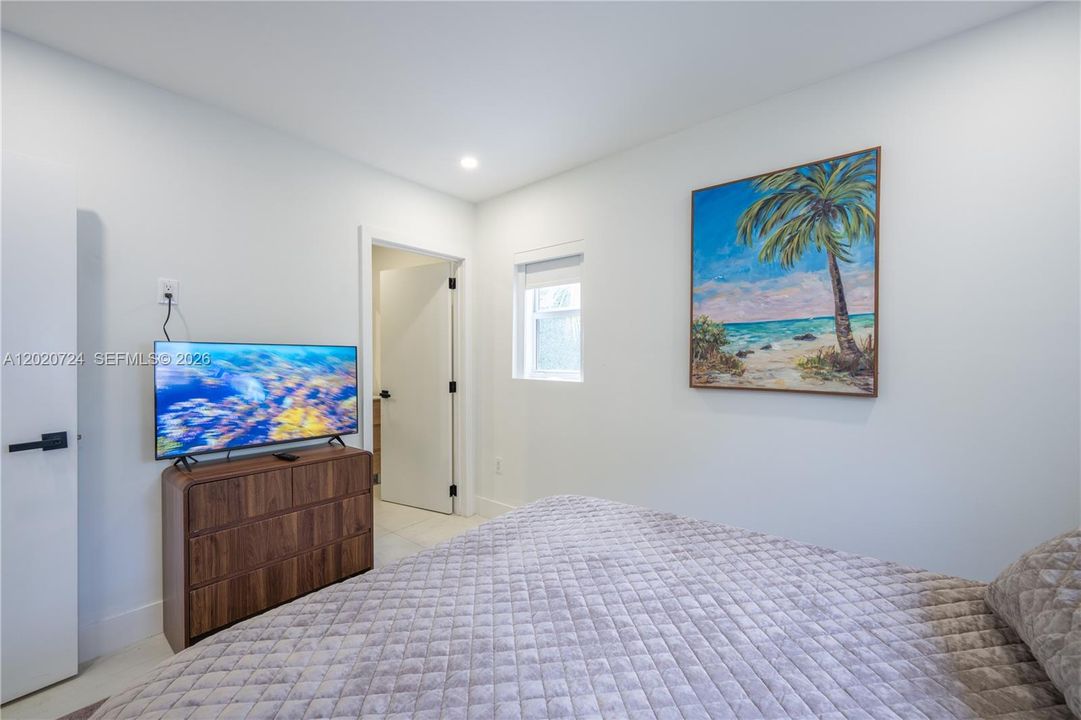 For Rent: $7,500 (3 beds, 3 baths, 1107 Square Feet)