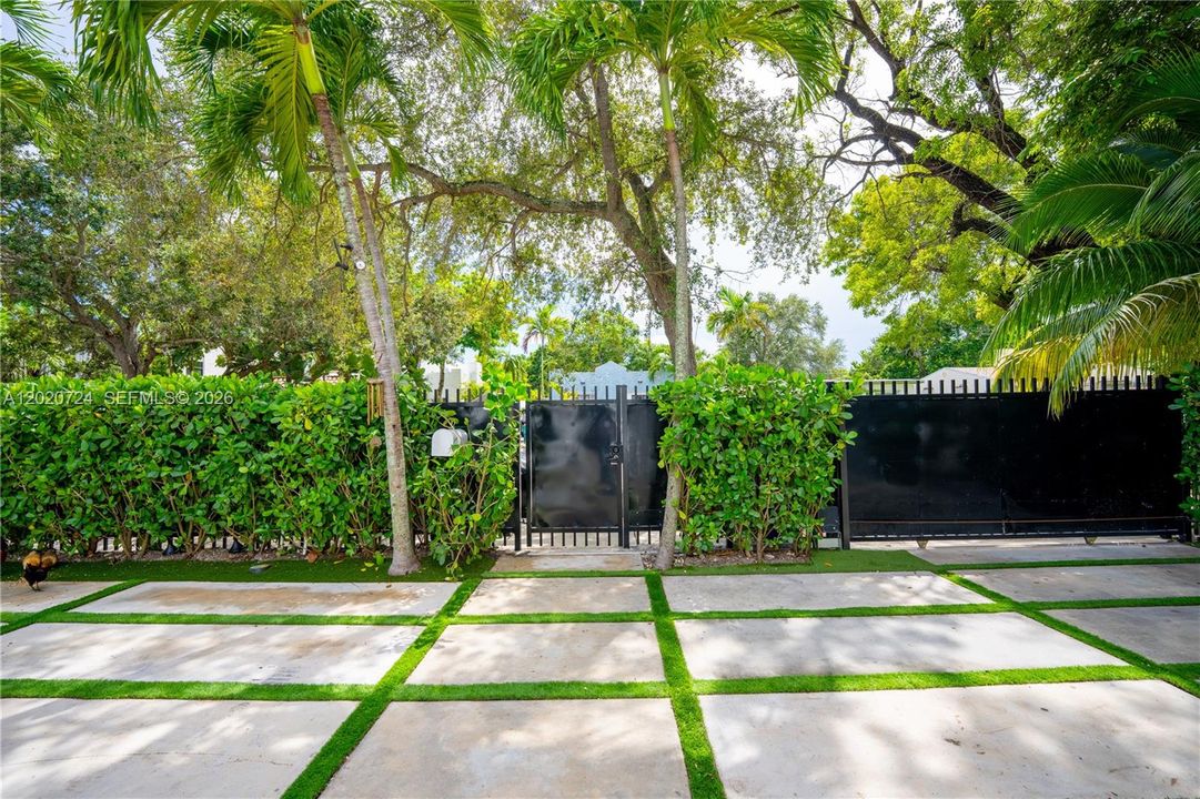 For Rent: $7,500 (3 beds, 3 baths, 1107 Square Feet)
