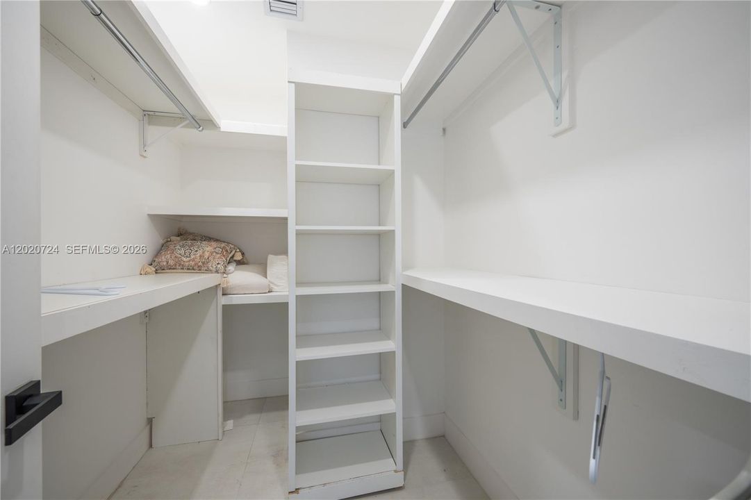 For Rent: $7,500 (3 beds, 3 baths, 1107 Square Feet)
