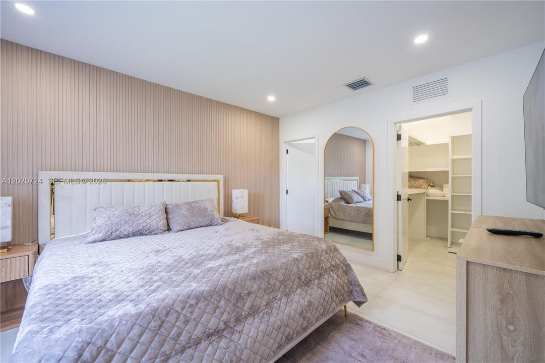 For Rent: $7,500 (3 beds, 3 baths, 1107 Square Feet)