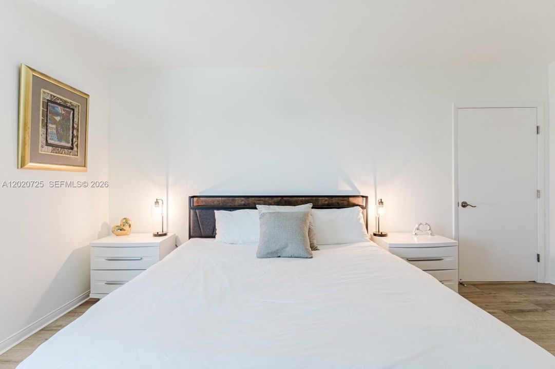 For Rent: $8,500 (1 beds, 1 baths, 880 Square Feet)