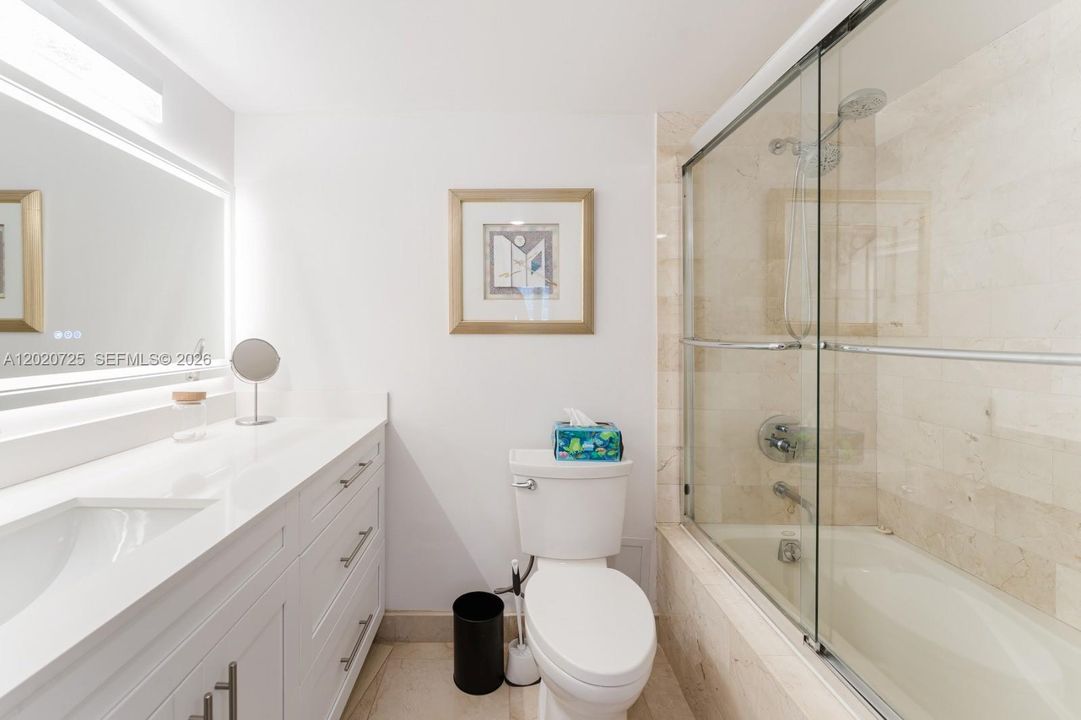 For Rent: $8,500 (1 beds, 1 baths, 880 Square Feet)