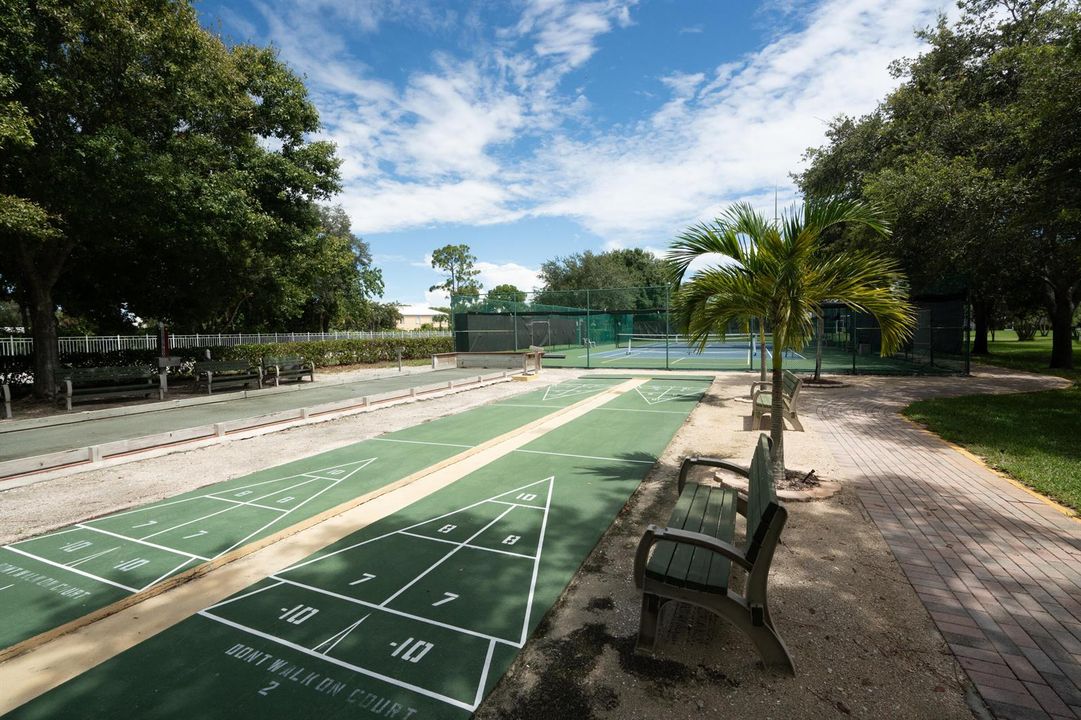 Little Club_19