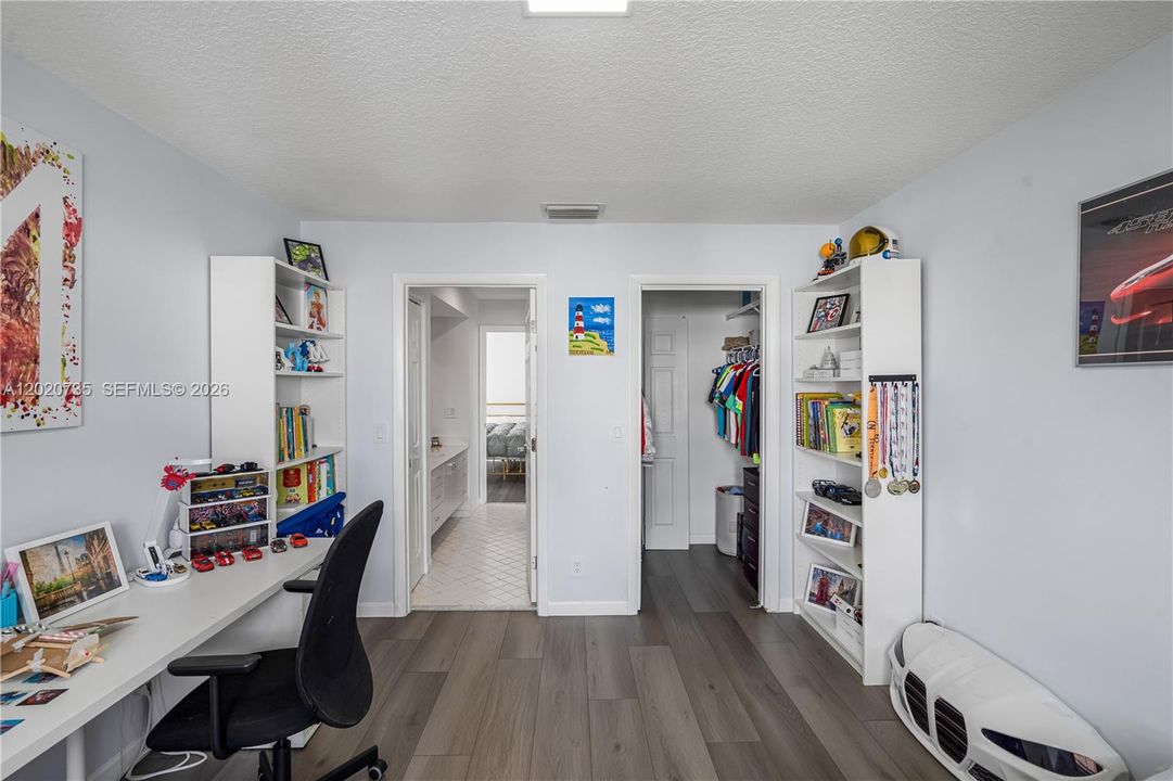 Active With Contract: $4,750 (3 beds, 2 baths, 2299 Square Feet)