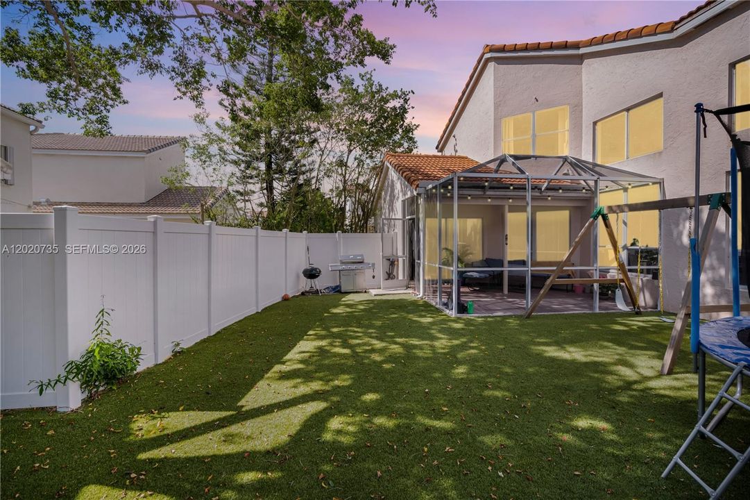 Active With Contract: $4,750 (3 beds, 2 baths, 2299 Square Feet)