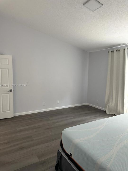 Active With Contract: $4,750 (3 beds, 2 baths, 2299 Square Feet)