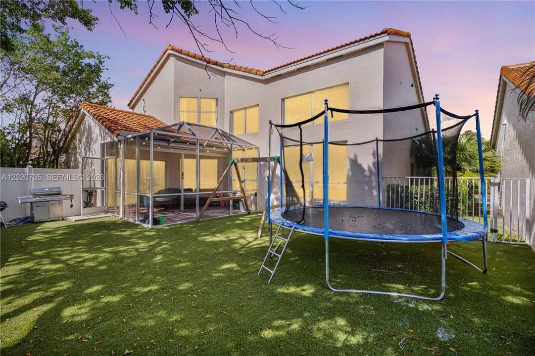Active With Contract: $4,750 (3 beds, 2 baths, 2299 Square Feet)
