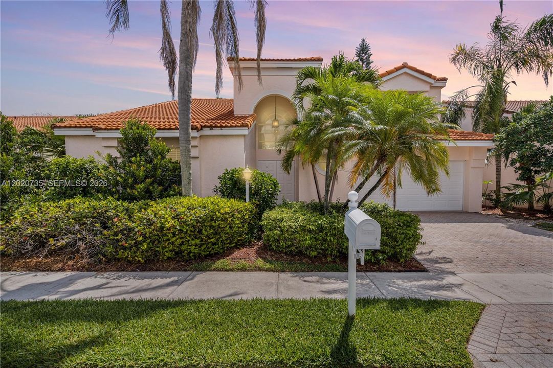 Active With Contract: $4,750 (3 beds, 2 baths, 2299 Square Feet)