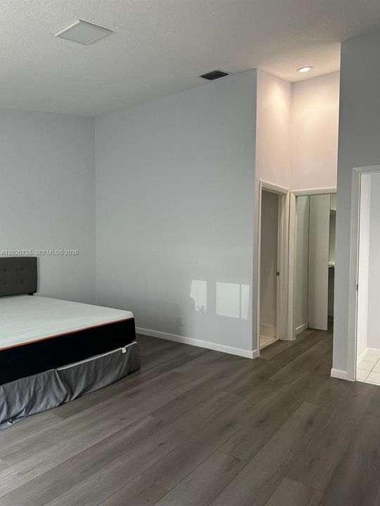 Active With Contract: $4,750 (3 beds, 2 baths, 2299 Square Feet)