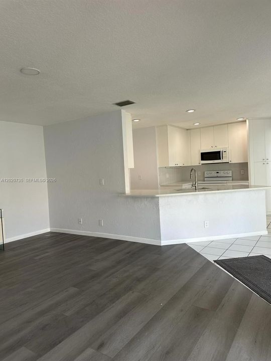 Active With Contract: $4,750 (3 beds, 2 baths, 2299 Square Feet)