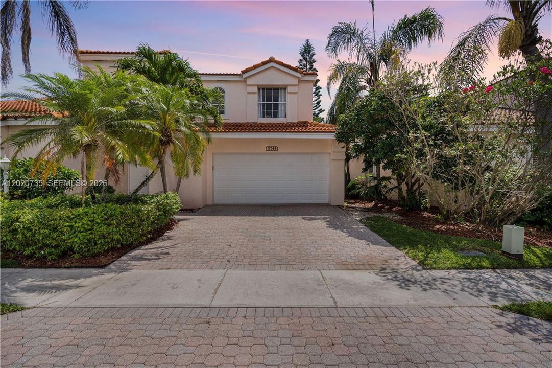Active With Contract: $4,750 (3 beds, 2 baths, 2299 Square Feet)