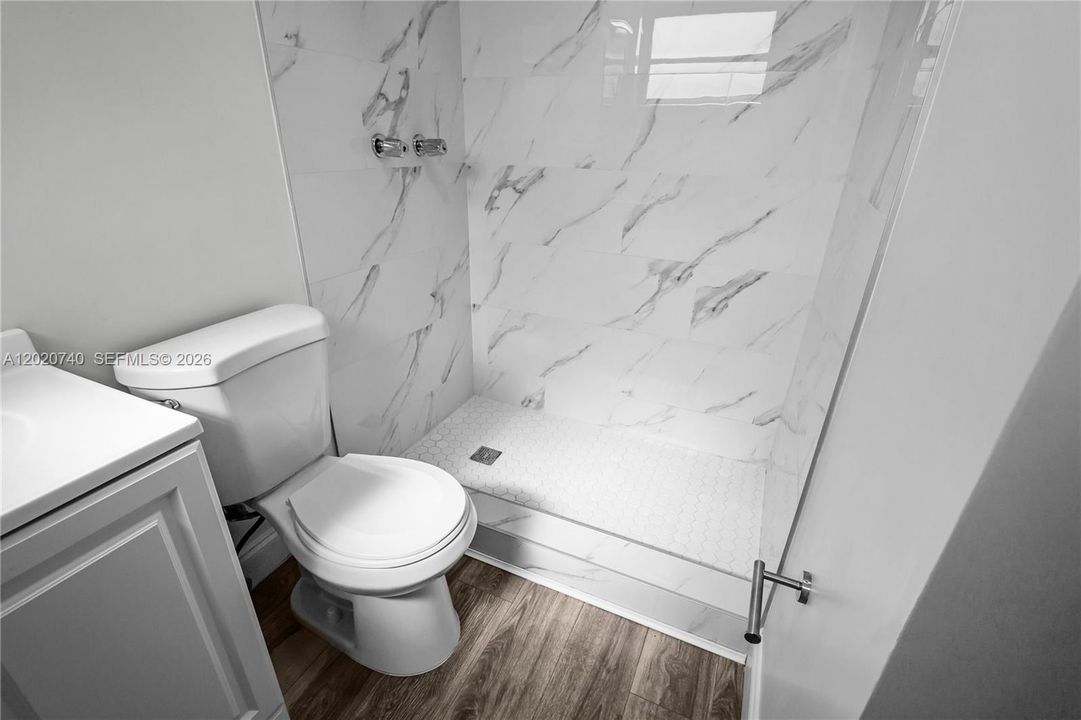 For Sale: $169,900 (2 beds, 2 baths, 990 Square Feet)