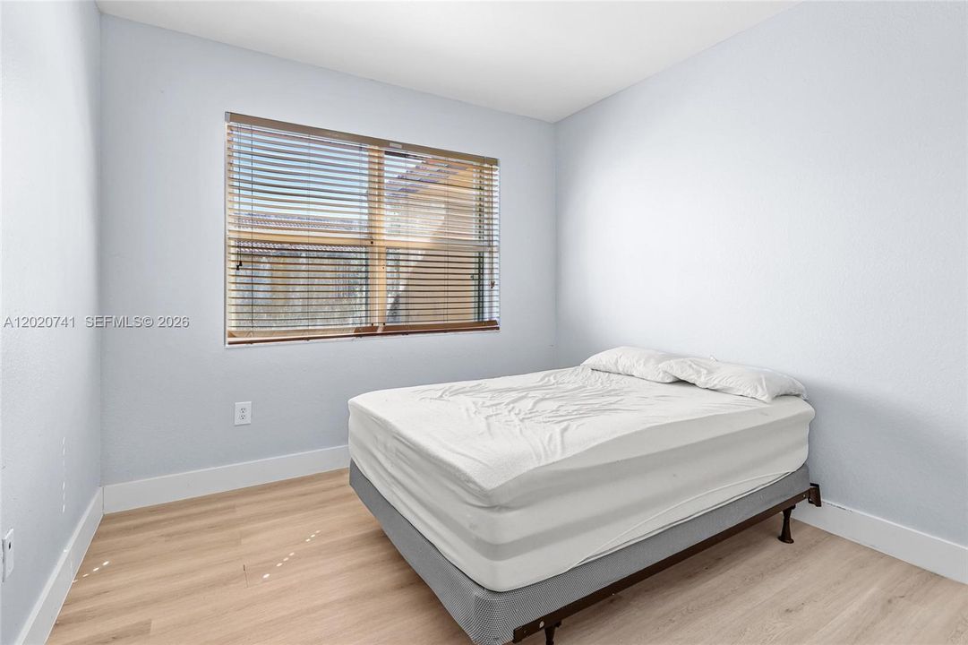 For Sale: $320,000 (3 beds, 2 baths, 1379 Square Feet)