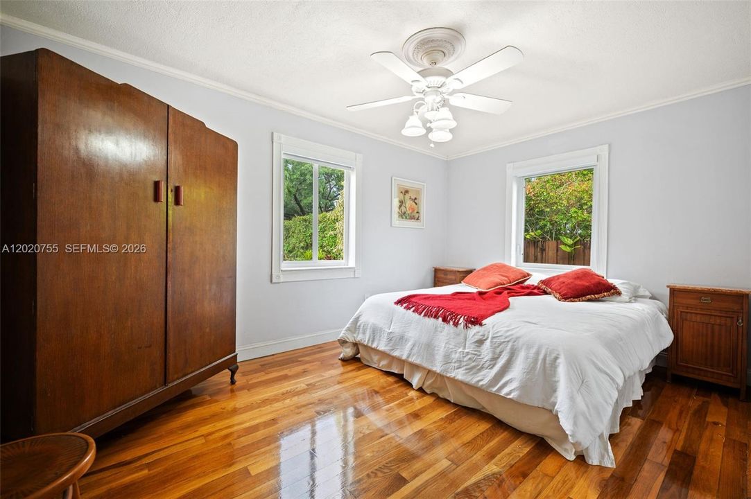 For Sale: $849,000 (3 beds, 2 baths, 2165 Square Feet)