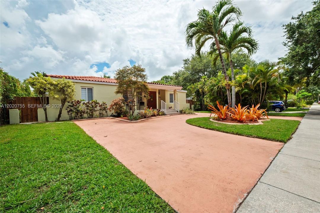 For Sale: $849,000 (3 beds, 2 baths, 2165 Square Feet)