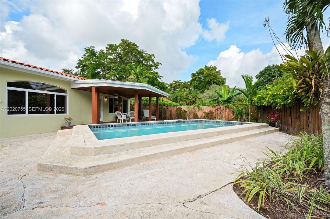 For Sale: $849,000 (3 beds, 2 baths, 2165 Square Feet)