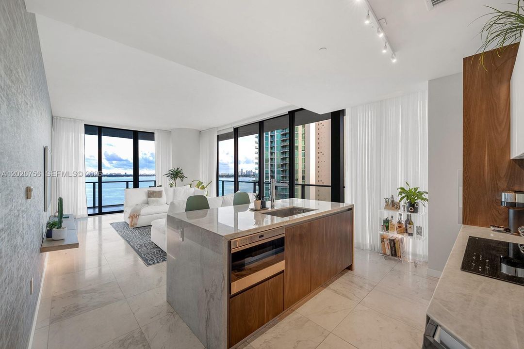 For Rent: $11,900 (4 beds, 4 baths, 1871 Square Feet)