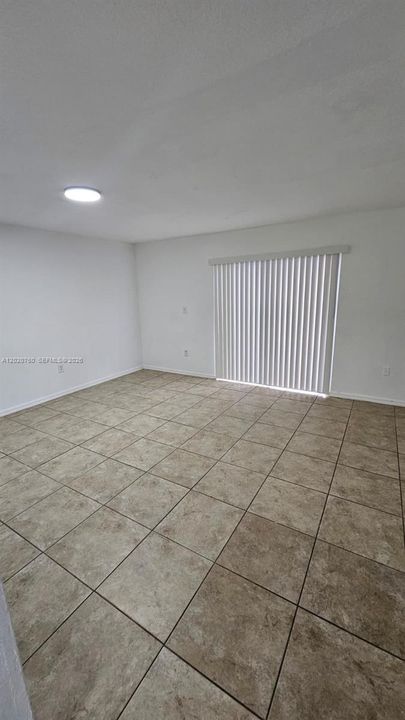 Active With Contract: $2,300 (3 beds, 2 baths, 1253 Square Feet)