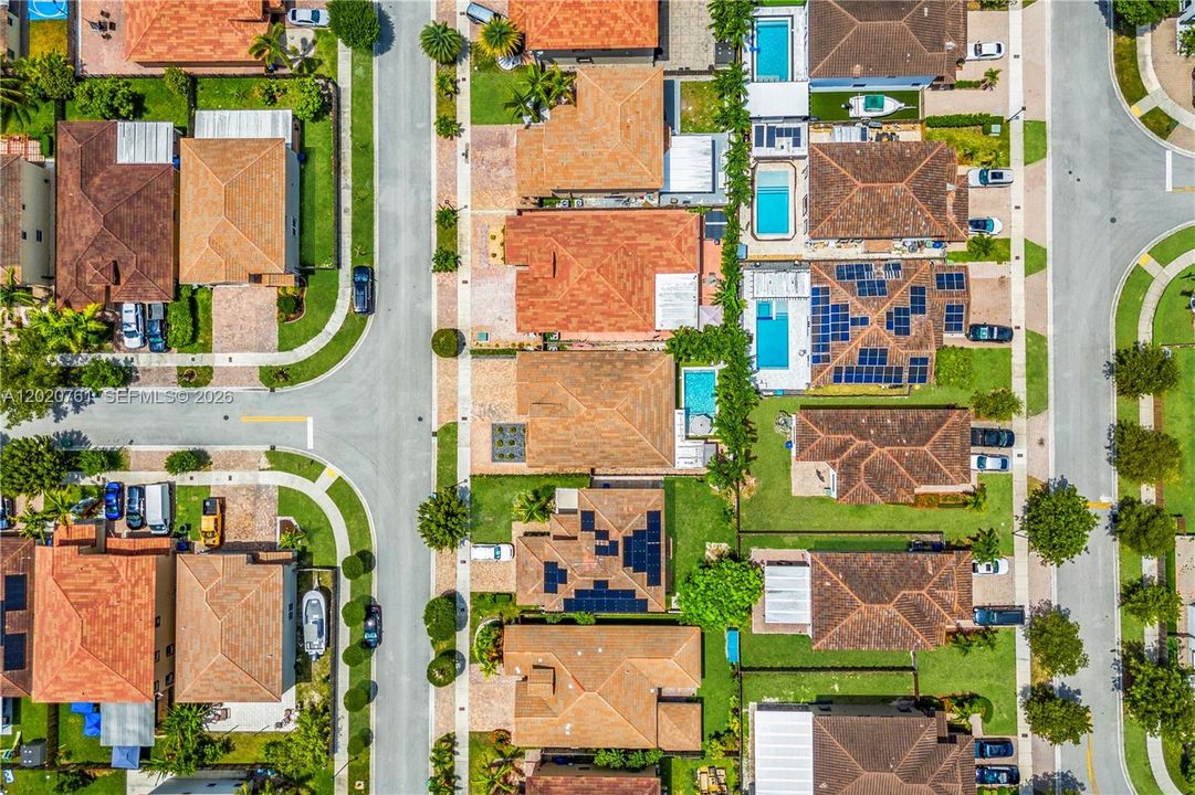 Под контрактом: $4,000 (3 спален, 2 ванн, 1961 Квадратных фут)