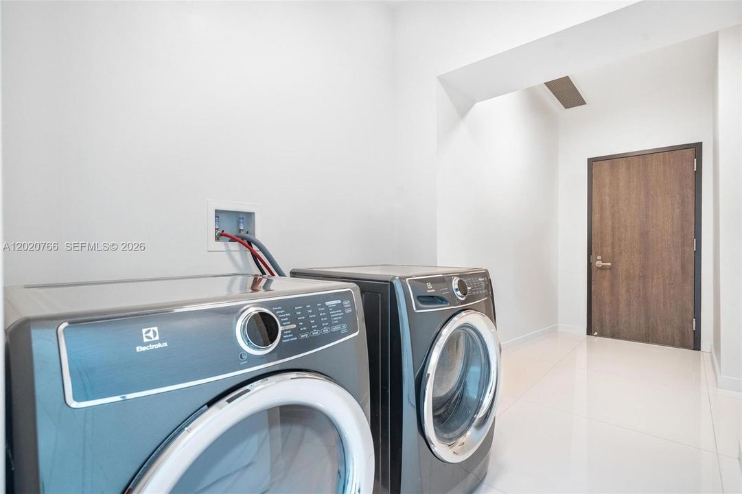 En Renta: $29,000 (4 camas, 4 baños, 3626 Pies cuadrados)
