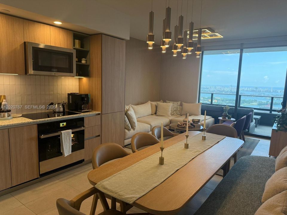 En Venta: $1,700,000 (3 camas, 2 baños, 1230 Pies cuadrados)