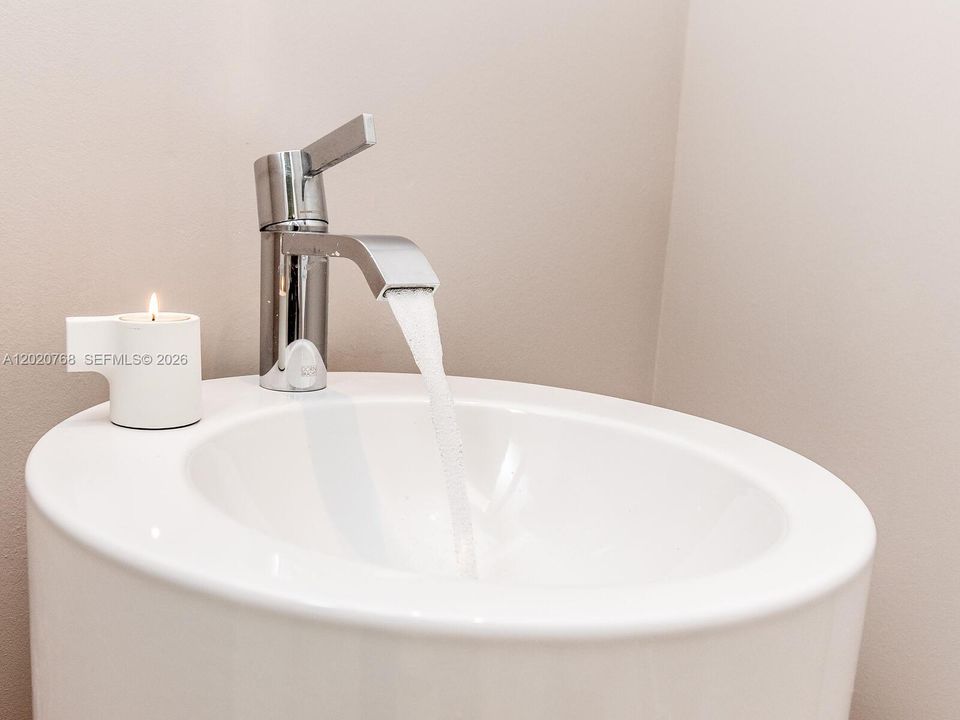 Powder-Room