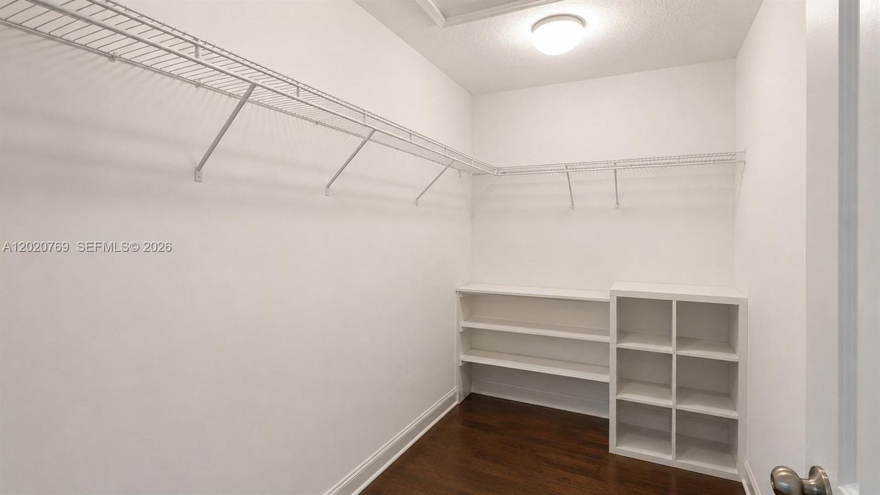 Activo con contrato: $3,500 (3 camas, 2 baños, 1777 Pies cuadrados)