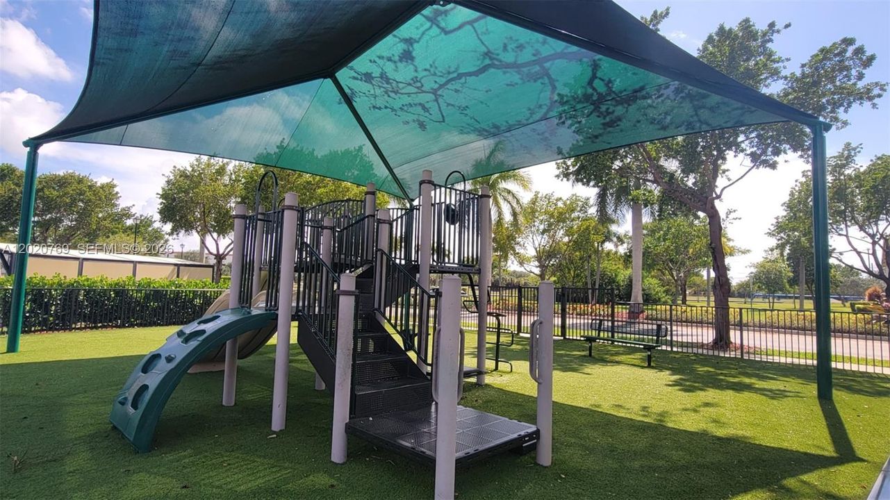 Activo con contrato: $3,500 (3 camas, 2 baños, 1777 Pies cuadrados)