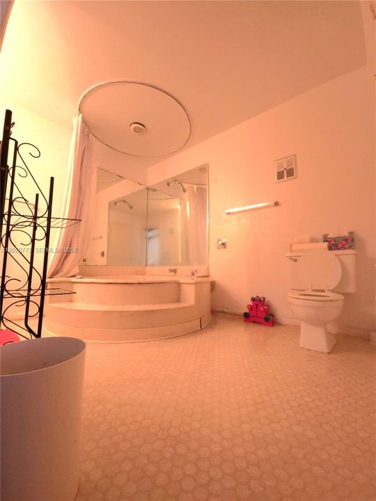 For Sale: $299,999 (2 beds, 2 baths, 1430 Square Feet)