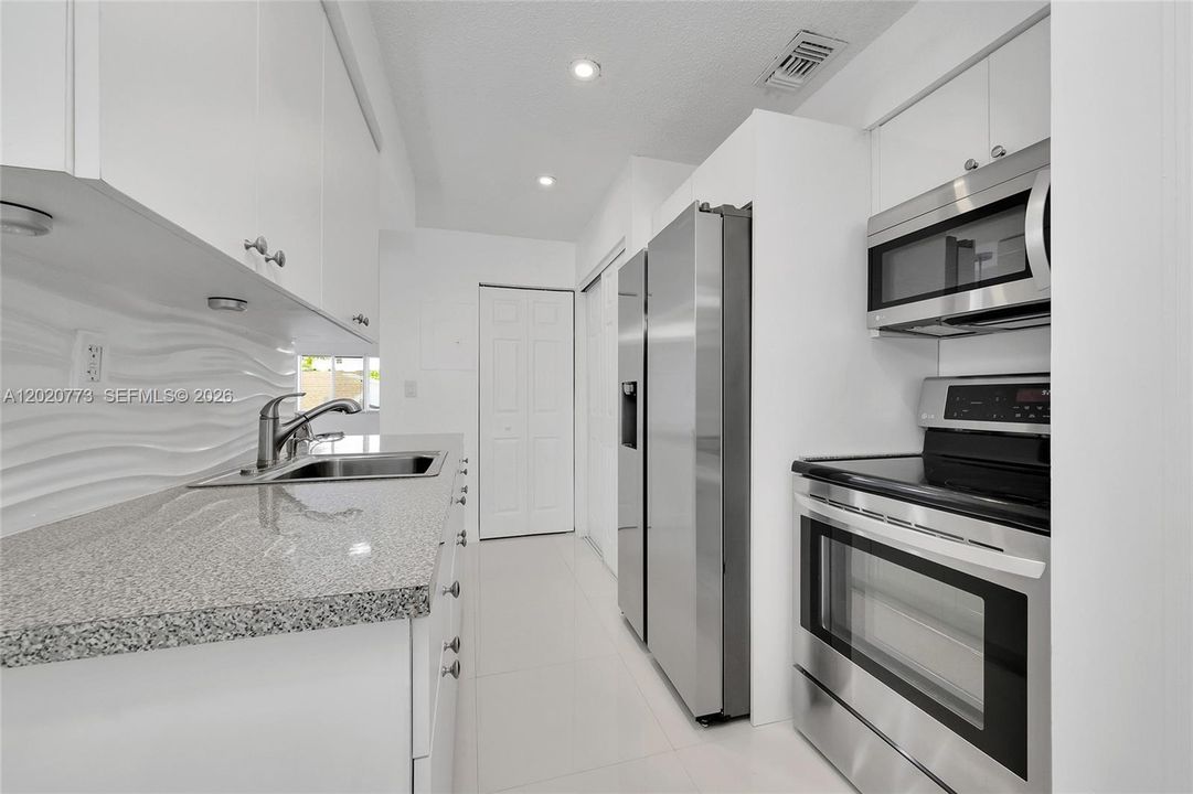 В аренду: $2,600 (2 спален, 2 ванн, 1144 Квадратных фут)