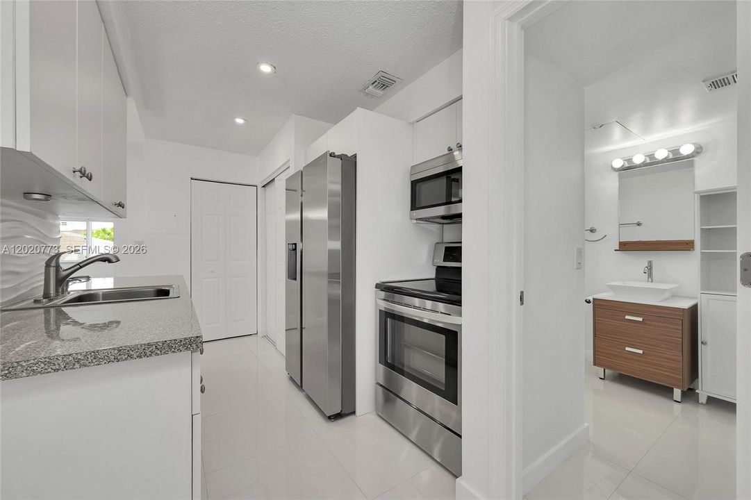 В аренду: $2,600 (2 спален, 2 ванн, 1144 Квадратных фут)
