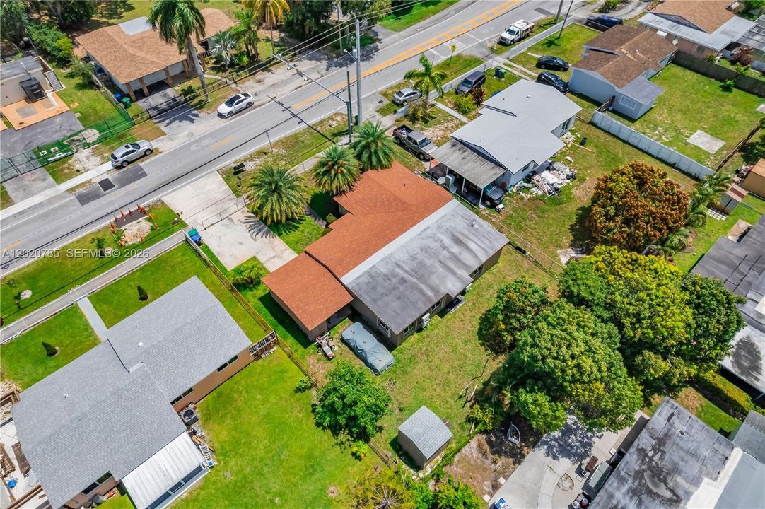 For Sale: $599,000 (5 beds, 2 baths, 1940 Square Feet)