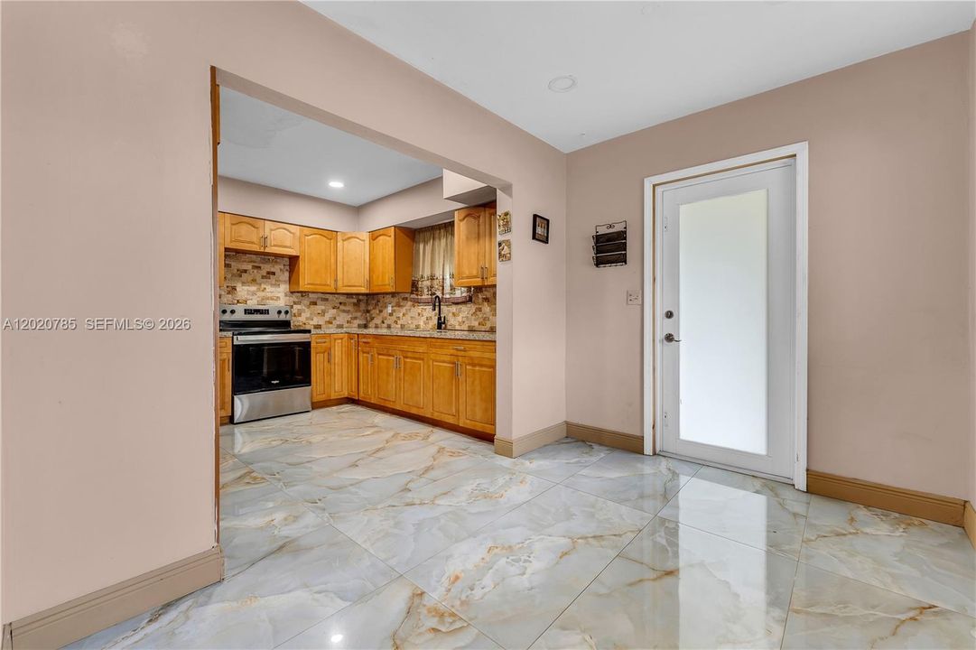 For Sale: $599,000 (5 beds, 2 baths, 1940 Square Feet)