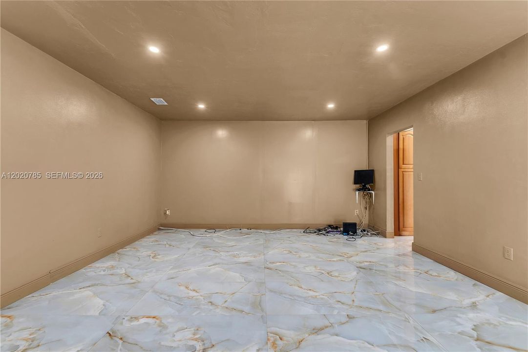 For Sale: $599,000 (5 beds, 2 baths, 1940 Square Feet)