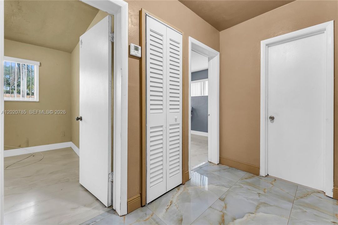 For Sale: $599,000 (5 beds, 2 baths, 1940 Square Feet)