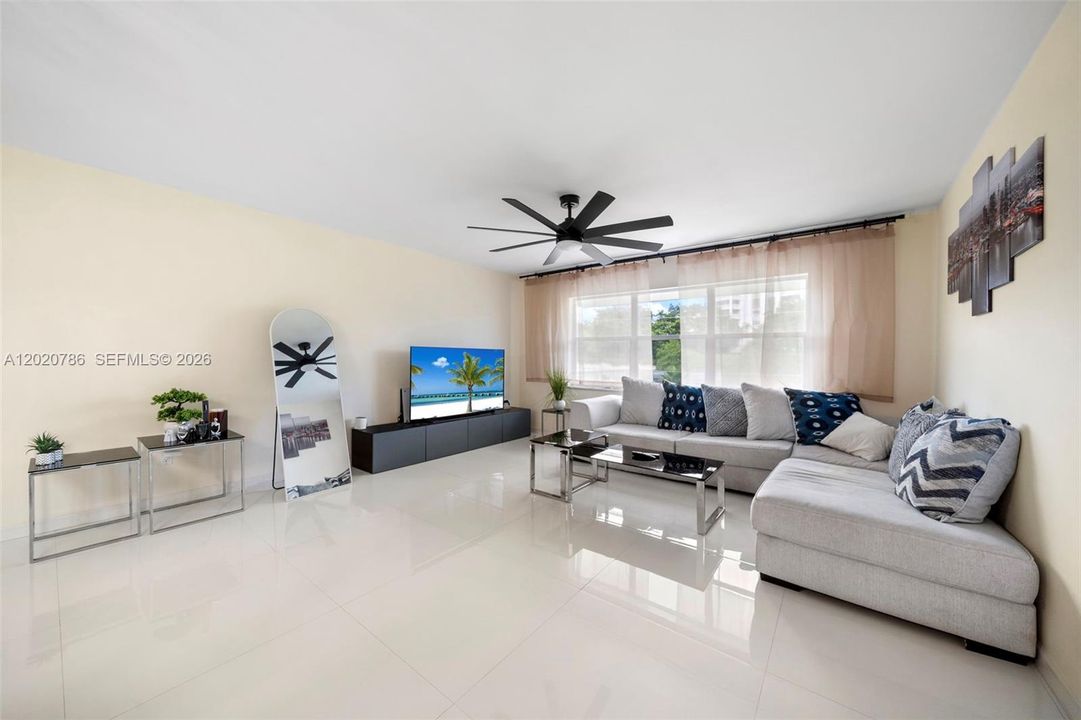 For Rent: $2,950 (2 beds, 2 baths, 1465 Square Feet)