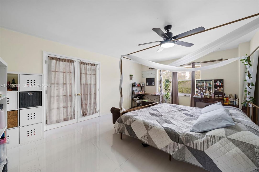 For Rent: $2,950 (2 beds, 2 baths, 1465 Square Feet)