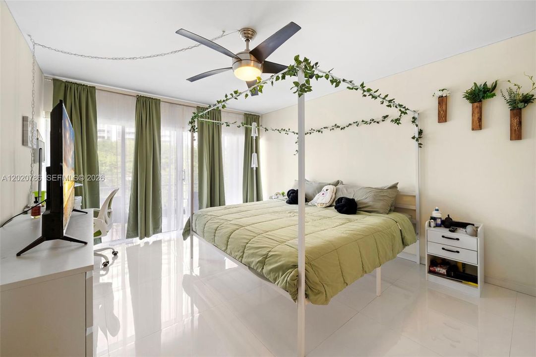 For Rent: $2,950 (2 beds, 2 baths, 1465 Square Feet)