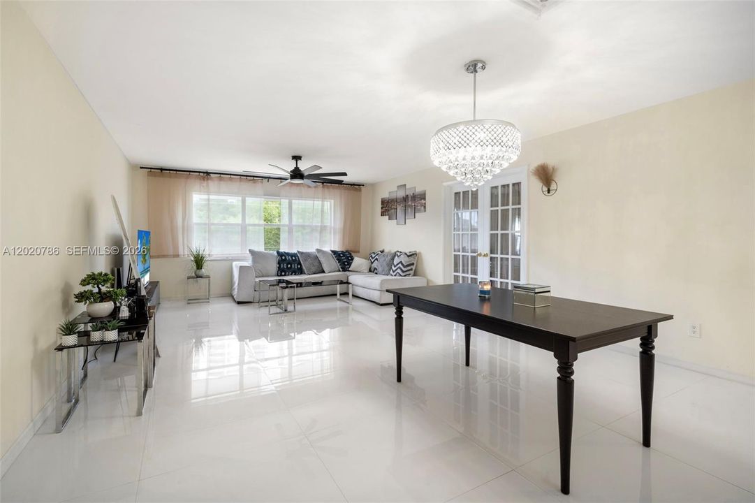 For Rent: $2,950 (2 beds, 2 baths, 1465 Square Feet)