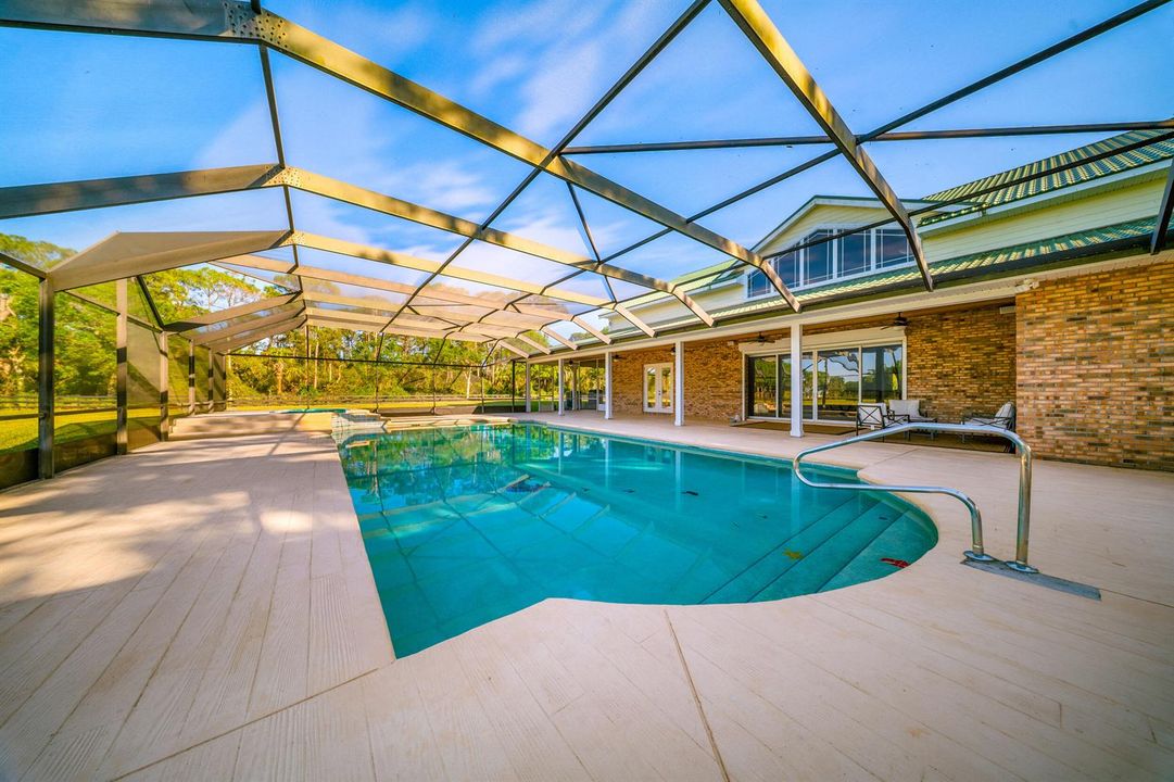 Screened In Pool